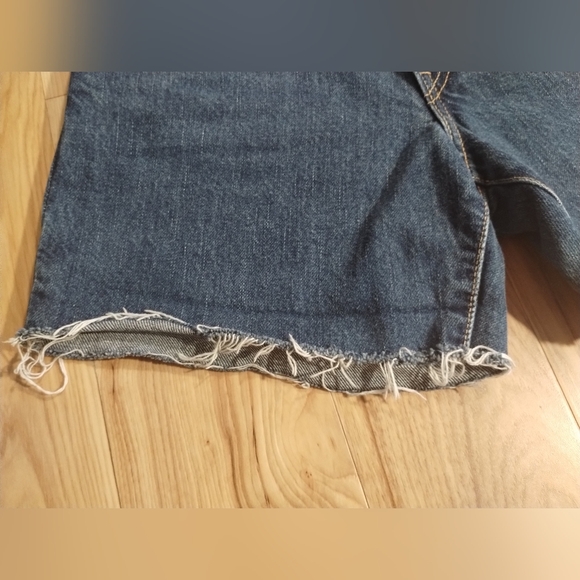 Levi's 550 classic relaxed DIY cut off Jean shorts 6 - Picture 3 of 7